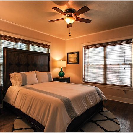 The Coyle Cabin - Close To Downtown, Stadiums, U Of H, Med Center Houston Exteriér fotografie